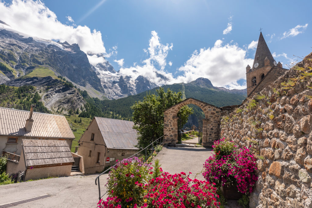 Le village de La Grave, au pied de la Meije