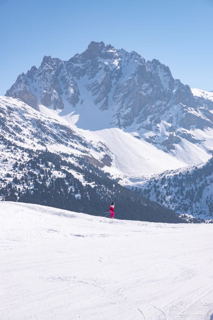 Que voir, que faire à Méribel ? Merveilleux séjour ski aux pieds à l'hôtel Le Mottaret, à Méribel, et découvertes au coeur des 3 Vallées. 