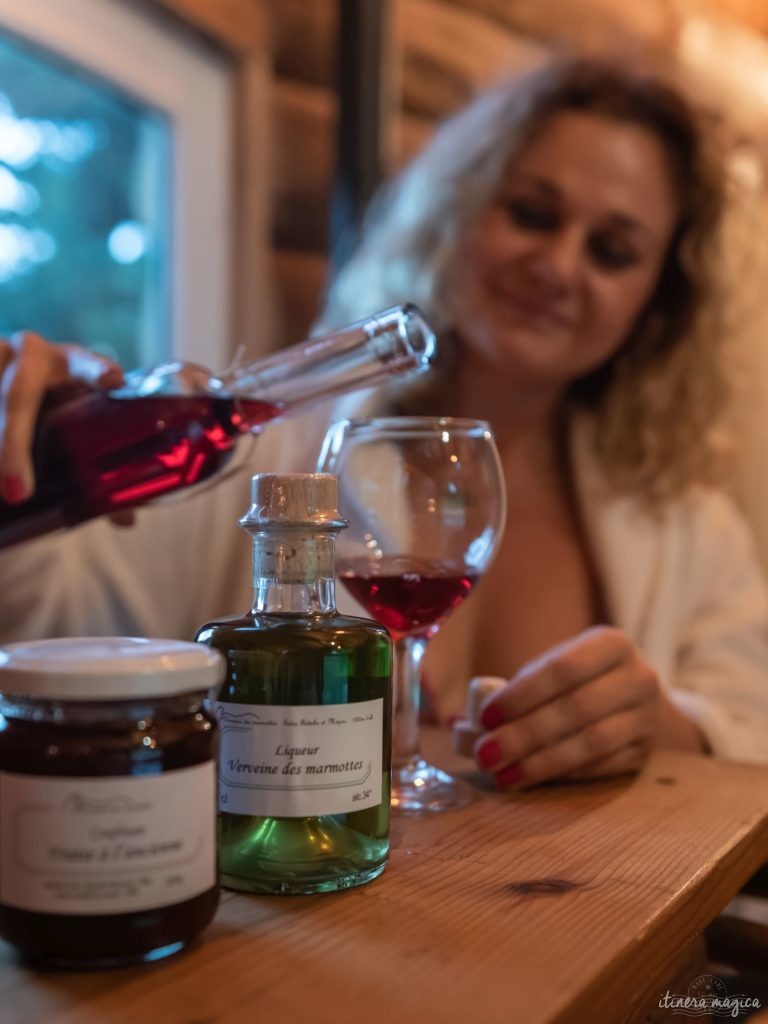 Vivre un moment magique avec le bain nordique des Fustes du Mézenc, merveilleux gîte insolite.