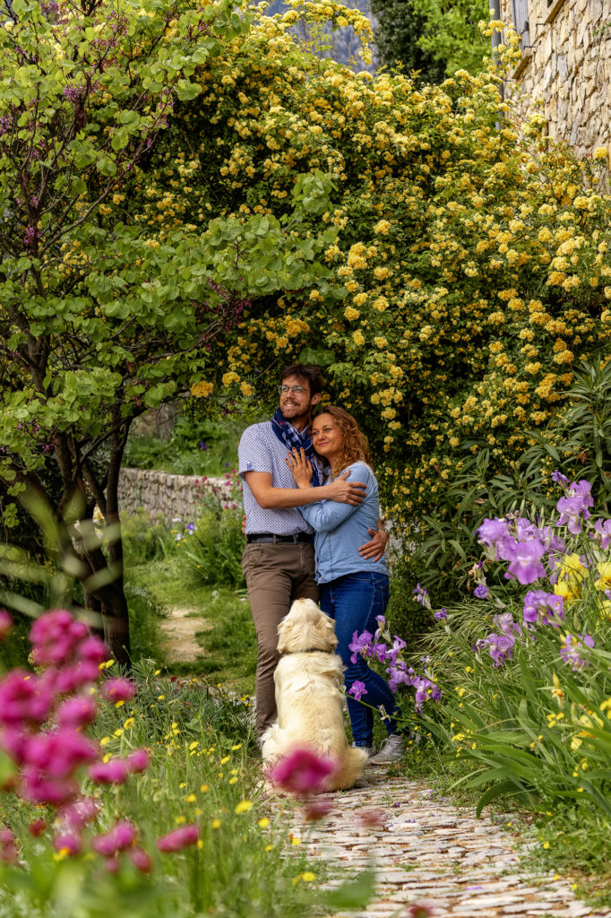 Bonheur de partir en vacances avec mon chien au village des Lavandes à Montbrun-les-Bains