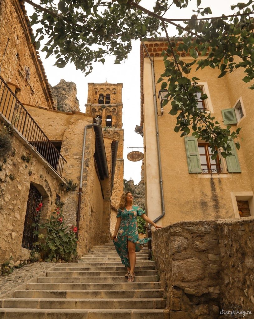 Visiter Moustiers-Sainte-Marie. Où dormir dans les gorges du Verdon ?