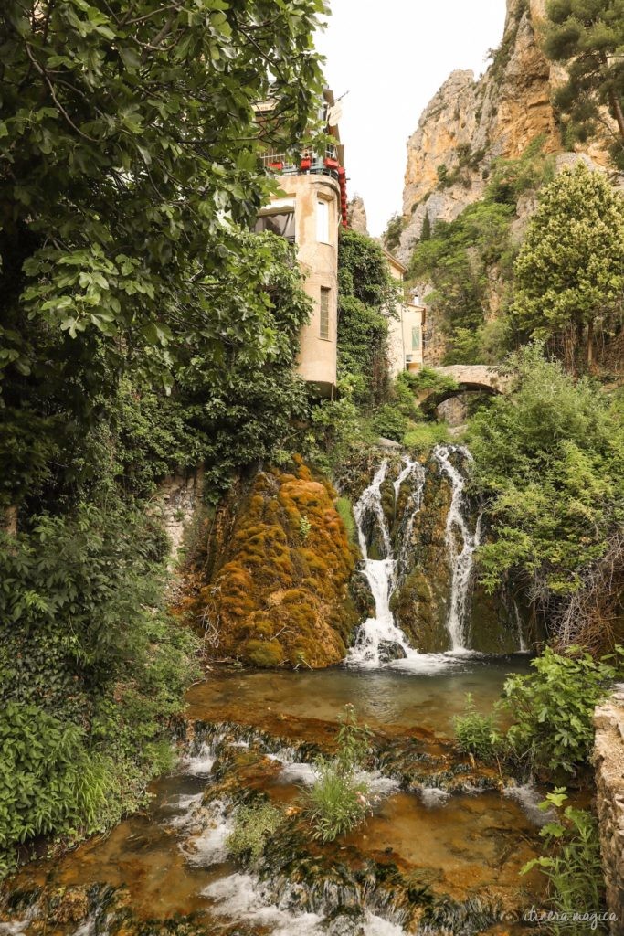 Le plus beau village de Provence : Moustiers-Sainte-Marie dans le Verdon