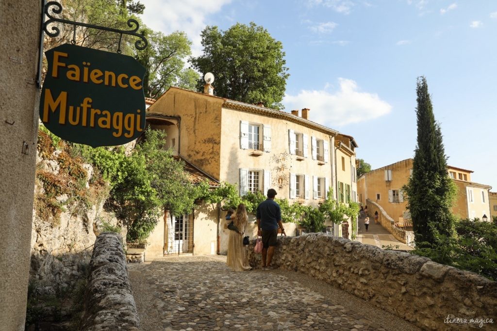 Le plus beau village de Provence : Moustiers-Sainte-Marie dans le Verdon