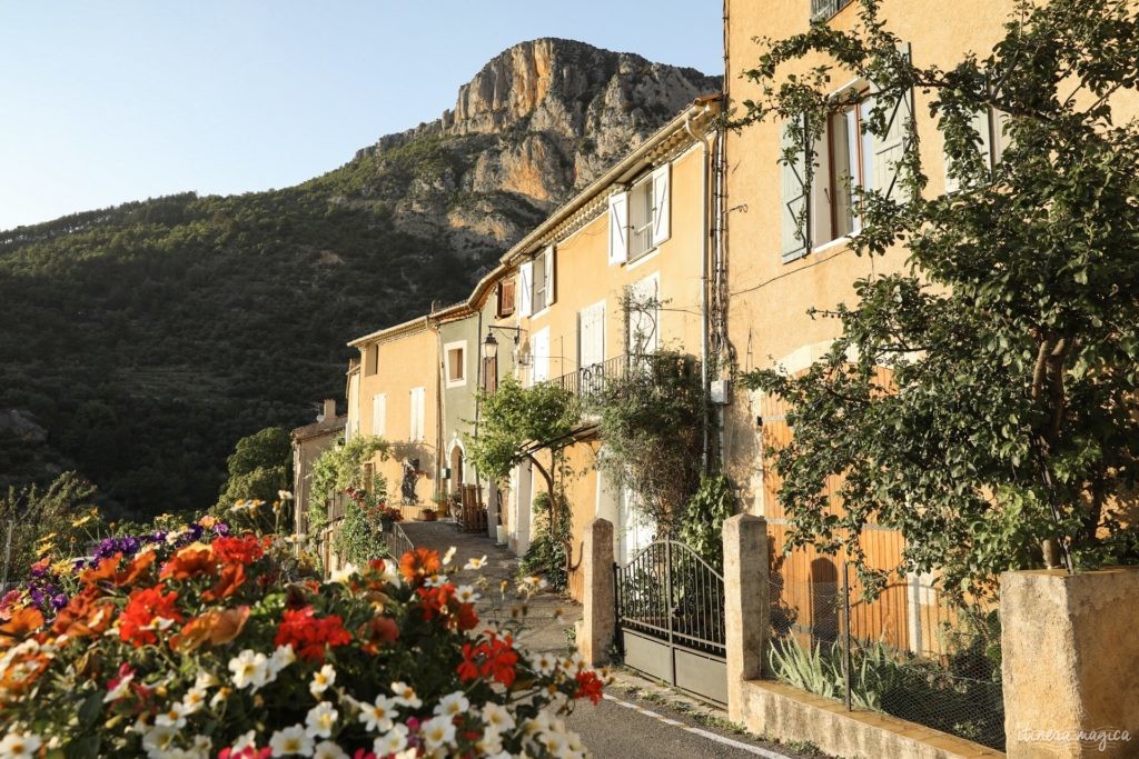 Le plus beau village de Provence : Moustiers-Sainte-Marie dans le Verdon