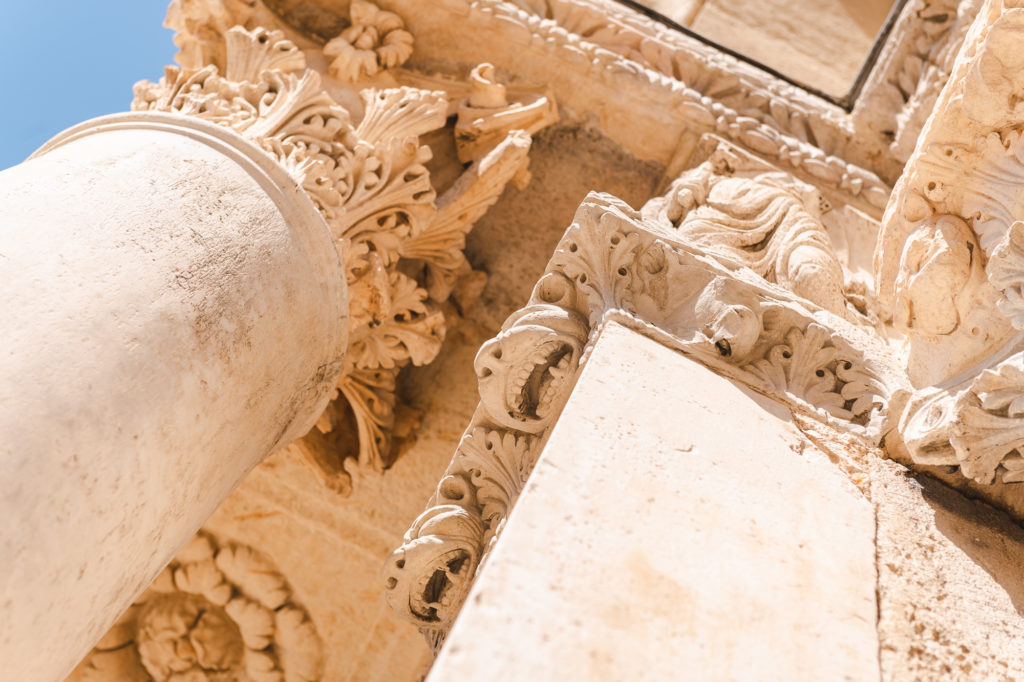 abbatiale saint gilles à deux pas de nîmes