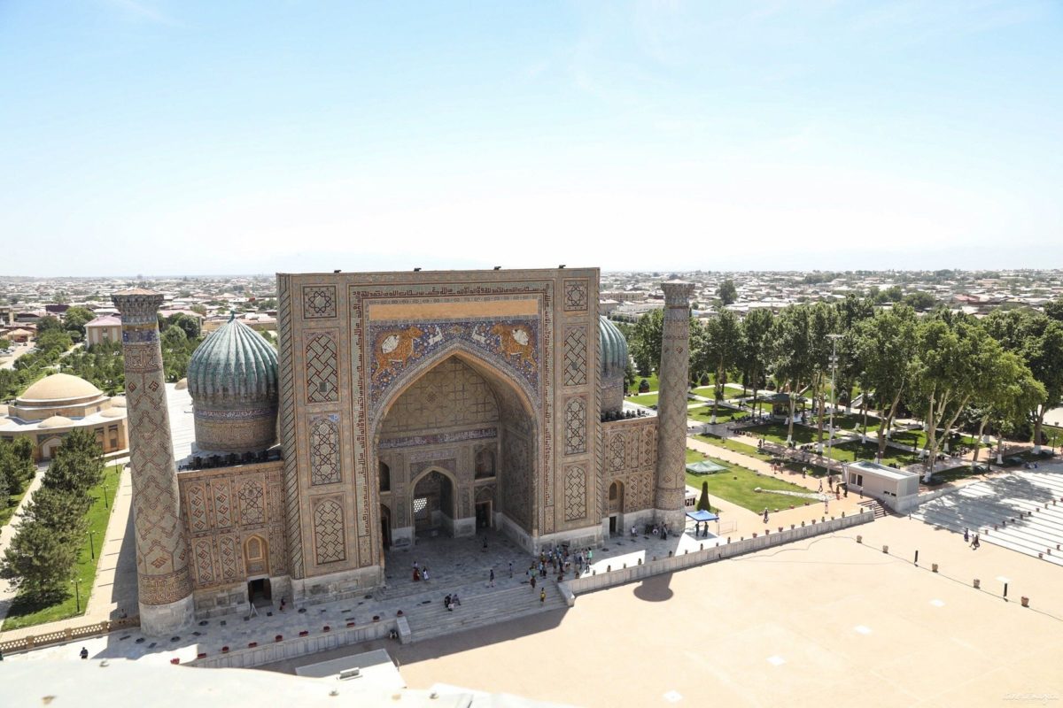 Partons pour un grand voyage en Ouzbékistan. De Samarcande à Boukhara en passant par la steppe, voici un itinéraire de rêve pour découvrir les incontournables d'Ouzbékistan.