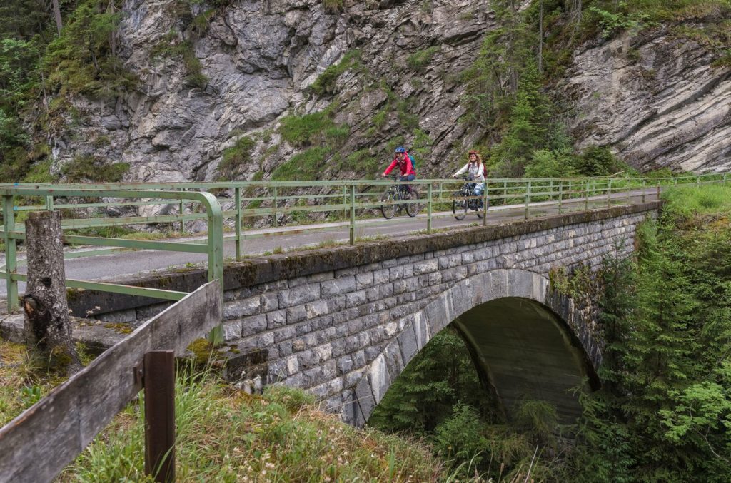 Fabuleux hôtel spa au Tyrol en Autriche, l'hôtel Post Steeg. Chevaux, piscine, spa, resto gastronomique, VTT