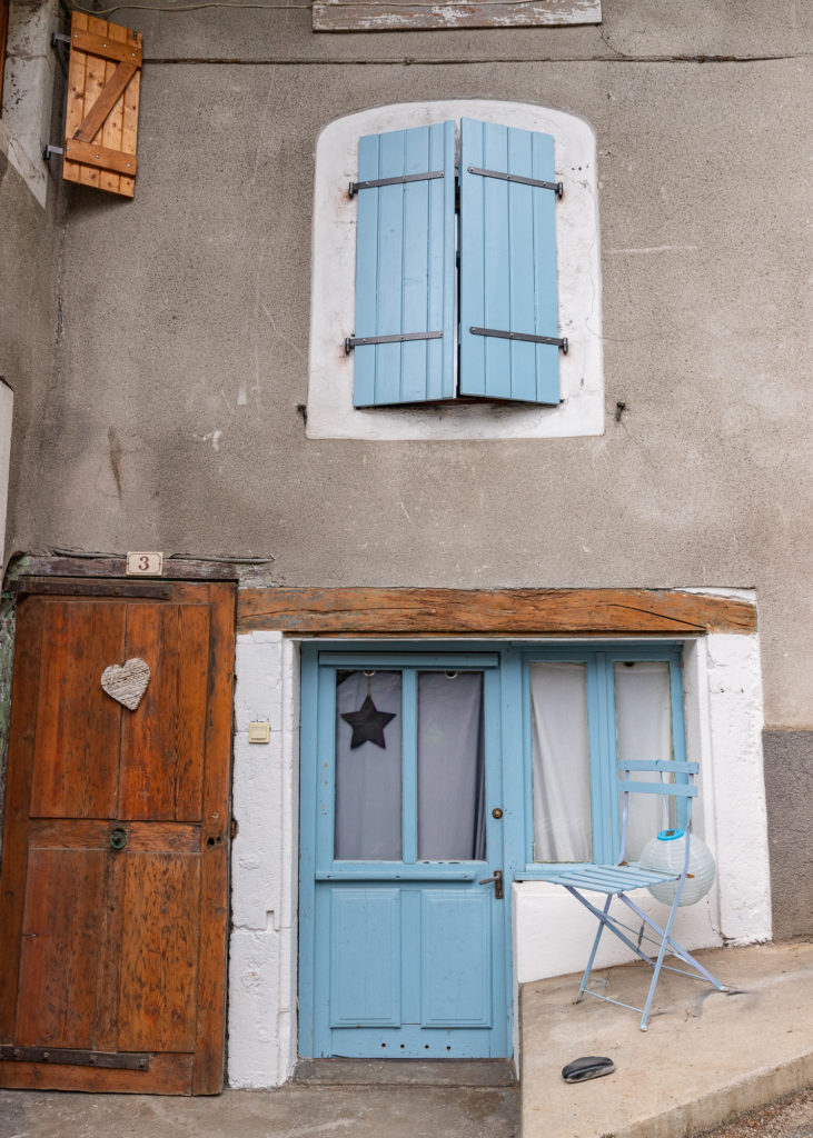 que faire à praz de lys sommand : visiter le village de taninges