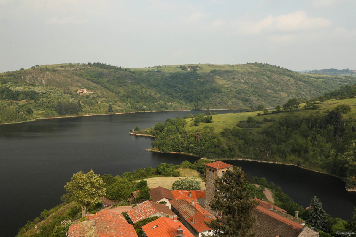 Que voir dans la Loire ? Châteaux des gorges de la Loire, randonnées en Forez, artisanat et spécialités de la Loire, villages de caractère.