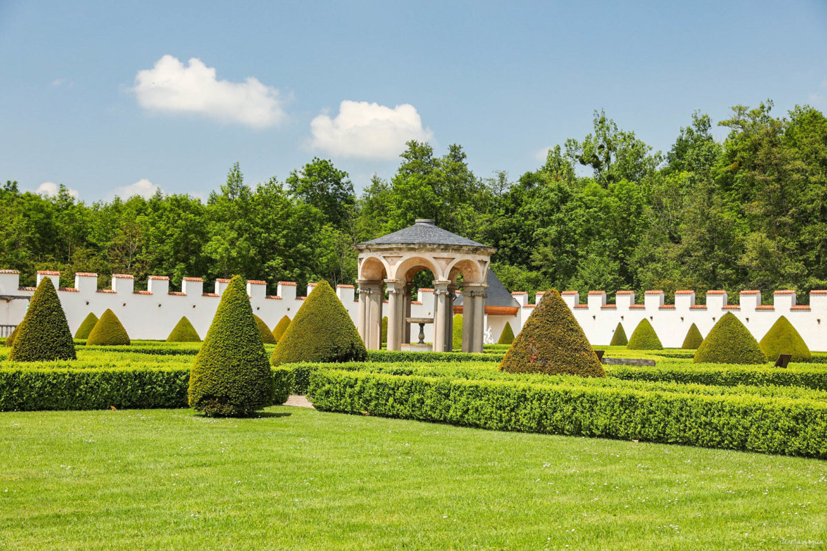 Que voir dans la Loire ? Châteaux des gorges de la Loire, randonnées en Forez, artisanat et spécialités de la Loire, villages de caractère.