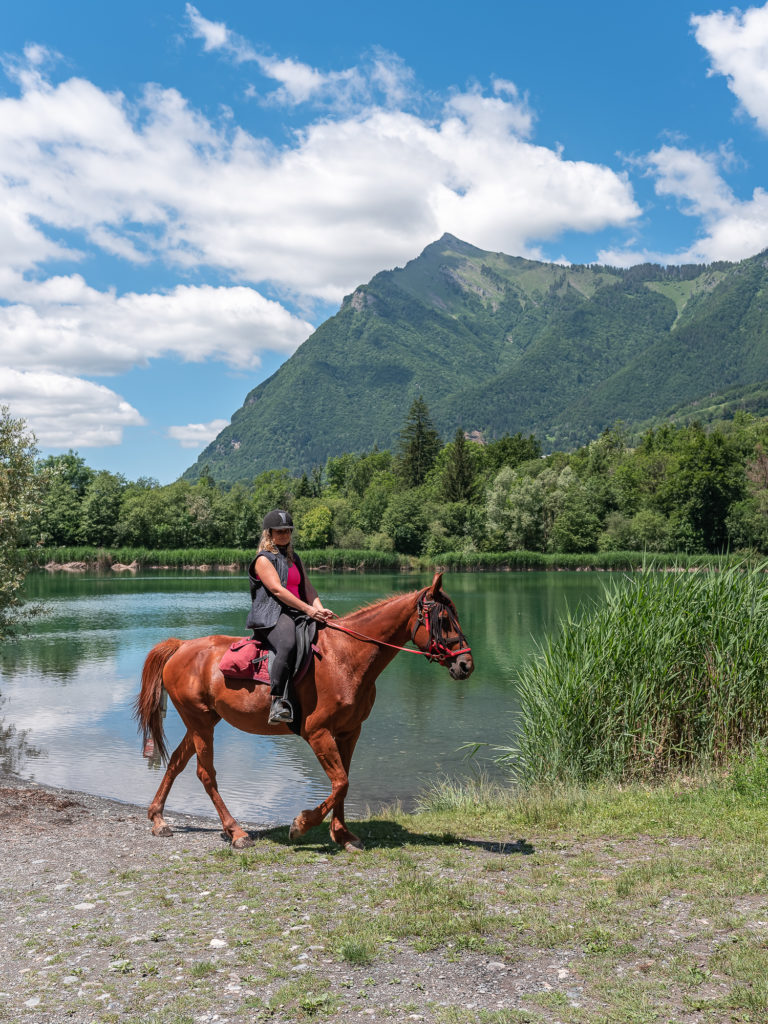 Rando équestre dans la vallée du Giffre en Haute Savoie