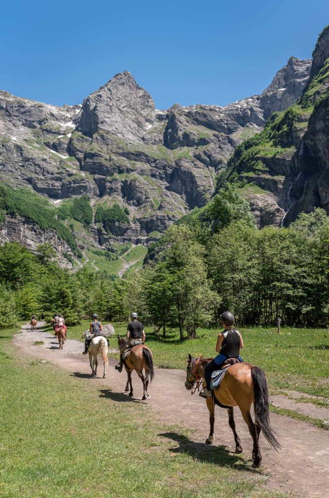 Le cirque du fer à cheval en randonnée équestre, à cheval