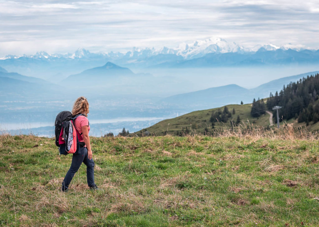 Trois jours de randonnée trek dans le Jura, en autonomie avec bivouac. Itinéraire de randonnée sur les crêtes du Jura autour de Lélex