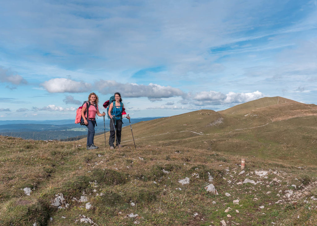 Trois jours de randonnée trek dans le Jura, en autonomie avec bivouac. Itinéraire de randonnée sur les crêtes du Jura autour de Lélex