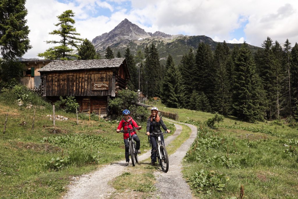 Fabuleux hôtel spa au Tyrol en Autriche, l'hôtel Post Steeg. Chevaux, piscine, spa, resto gastronomique, VTT