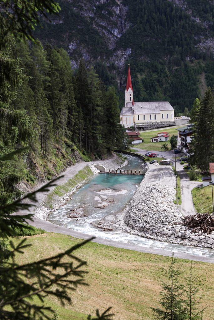 Fabuleux hôtel spa au Tyrol en Autriche, l'hôtel Post Steeg. Chevaux, piscine, spa, resto gastronomique, VTT
