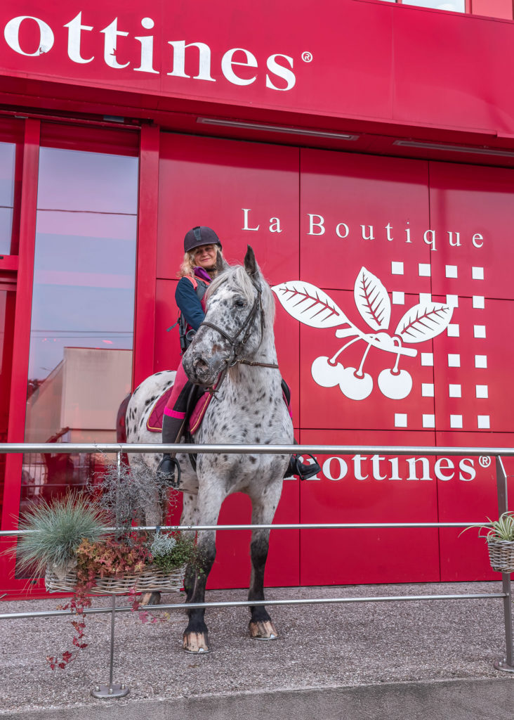 route des chalots dans les vosges a cheval