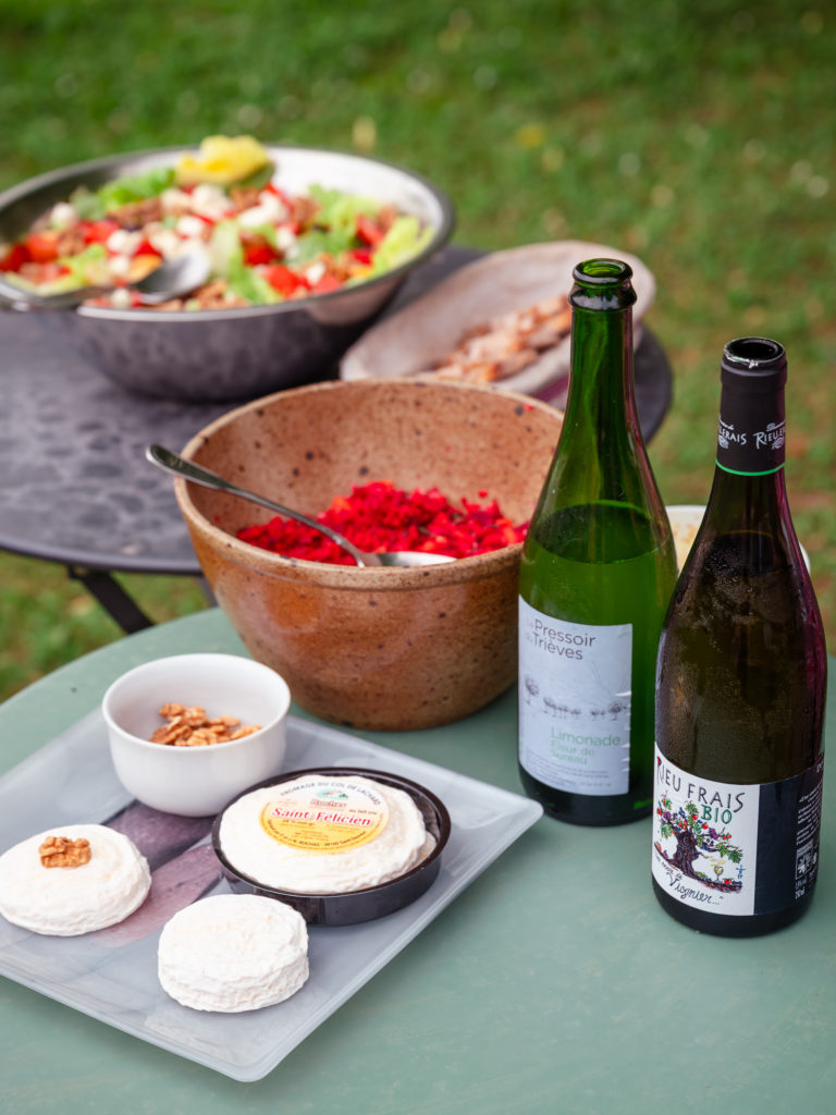 A cheval à Saint Marcellin Vercors Isère : chemins de Mandrin, randonnées équestres et aventures équines. 