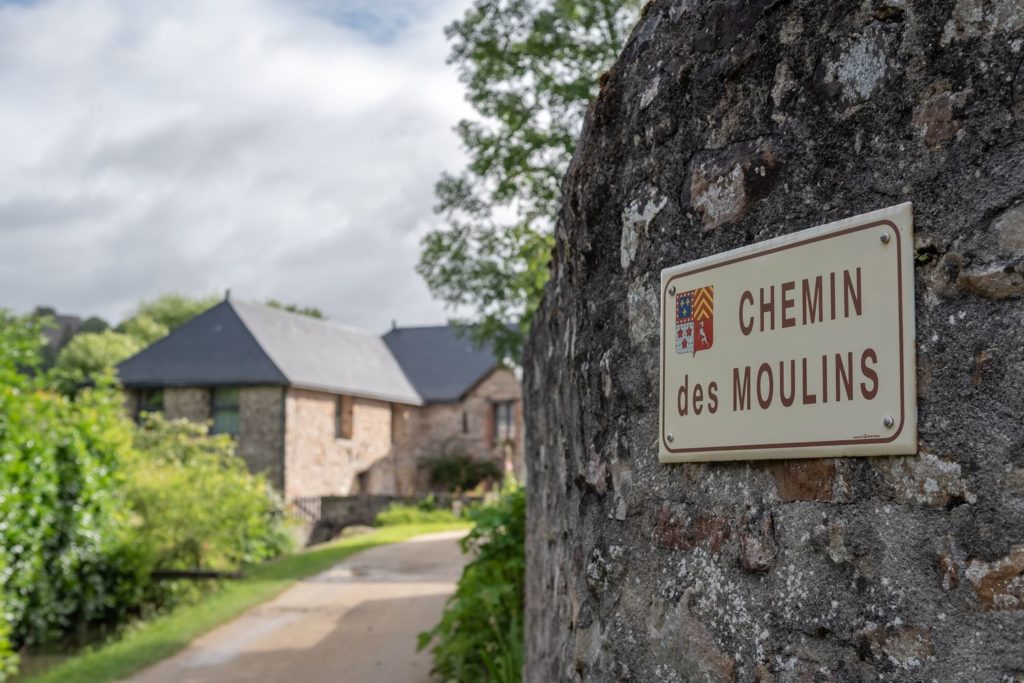 Blog sur la Mayenne, que voir en Mayenne : sainte suzanne chemin des moulins