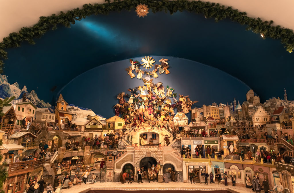 Visiter Salzbourg en hiver : les plus beaux marchés de Noël de Salzbourg, à voir en décembre. Crèche aiko