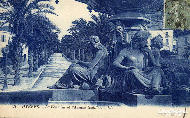 Sur les traces d'Alexis Godillot, découverte de Hyères au temps des villas et des grands hôtels, alors qu'on invente la Côte d'Azur. Jardins et fontaines, palmiers et histoires extravagantes.