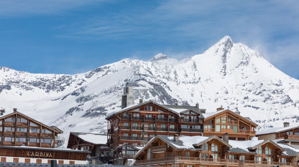 Un séjour à Tignes en hiver : ski, motoneige, ski de rando, ice floating, plongée sous glace, ULM...