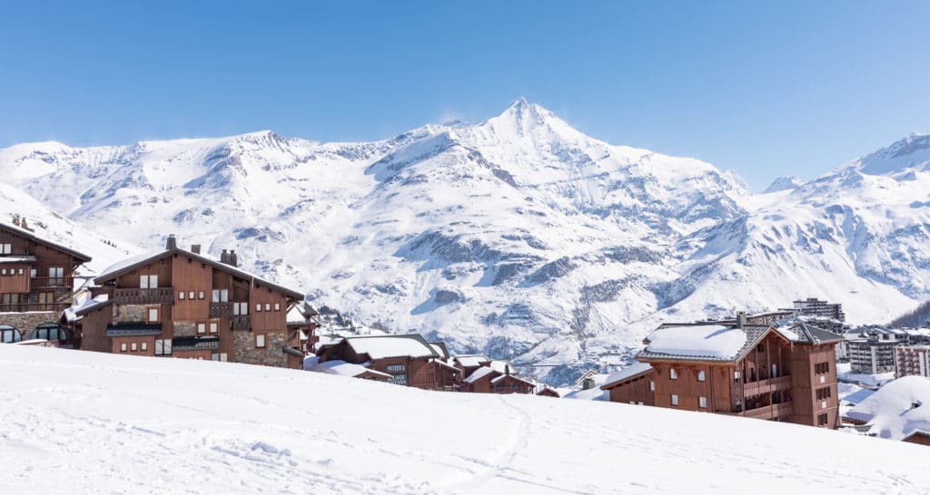 Un séjour à Tignes en hiver : ski, motoneige, ski de rando, ice floating, plongée sous glace, ULM...