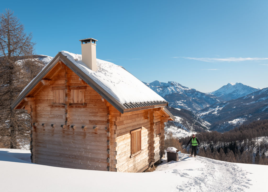 Que voir et que faire dans le Val d'Allos en hiver ? Ski, raquettes, insolites, bonnes adresses et authenticité