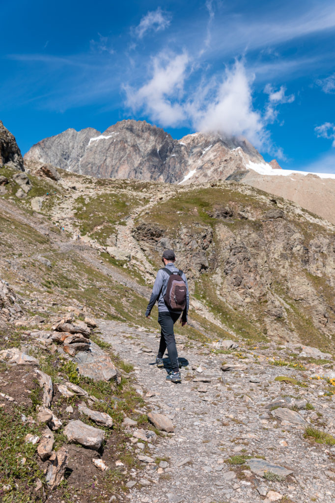 Randonnées en Val d'Hérens, randonnées à Arolla : la cabane des aiguilles rouges