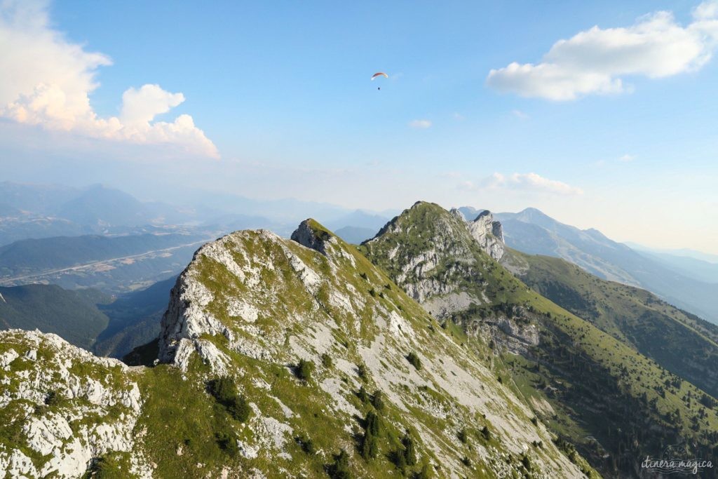 Découvrez les meilleures activités outdoor en Vercors : parapente, spéléologie, équitation, vélo, luge, canirando, etc. Activités de plein air dans les Alpes en été. #vercors