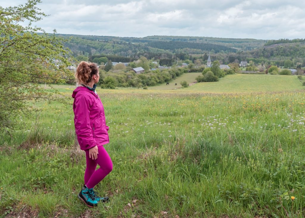 Que faire en Ardenne belge ? Randonnées à pied, à cheval et en VTT dans la grande forêt de Saint Hubert, visites et idées pour s'oxygéner.