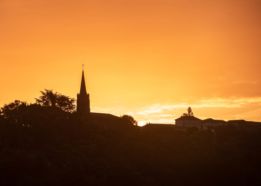 blog sur villeneuve sur lot : visiter dolmayrac dans le sud-ouest