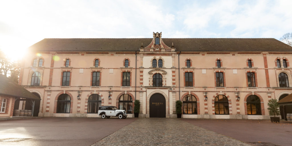 Visiter la Champagne entre automne et Noël : l'allée du champagne à Epernay, les maisons de champagne, Hautvillers, le marché de Noël de Reims, bonnes adresses à Reims...