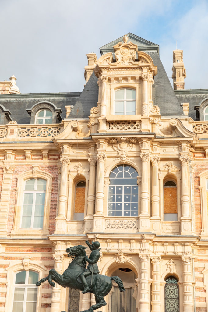Visiter la Champagne entre automne et Noël : l'allée du champagne à Epernay, les maisons de champagne, Hautvillers, le marché de Noël de Reims, bonnes adresses à Reims...