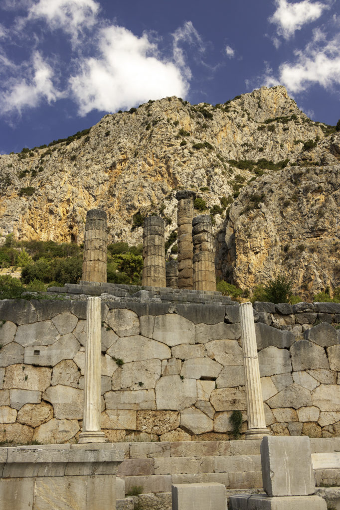 Voyage en Grèce continentale : de Delphes aux Météores, de l'Olympe aux plages de cinéma.