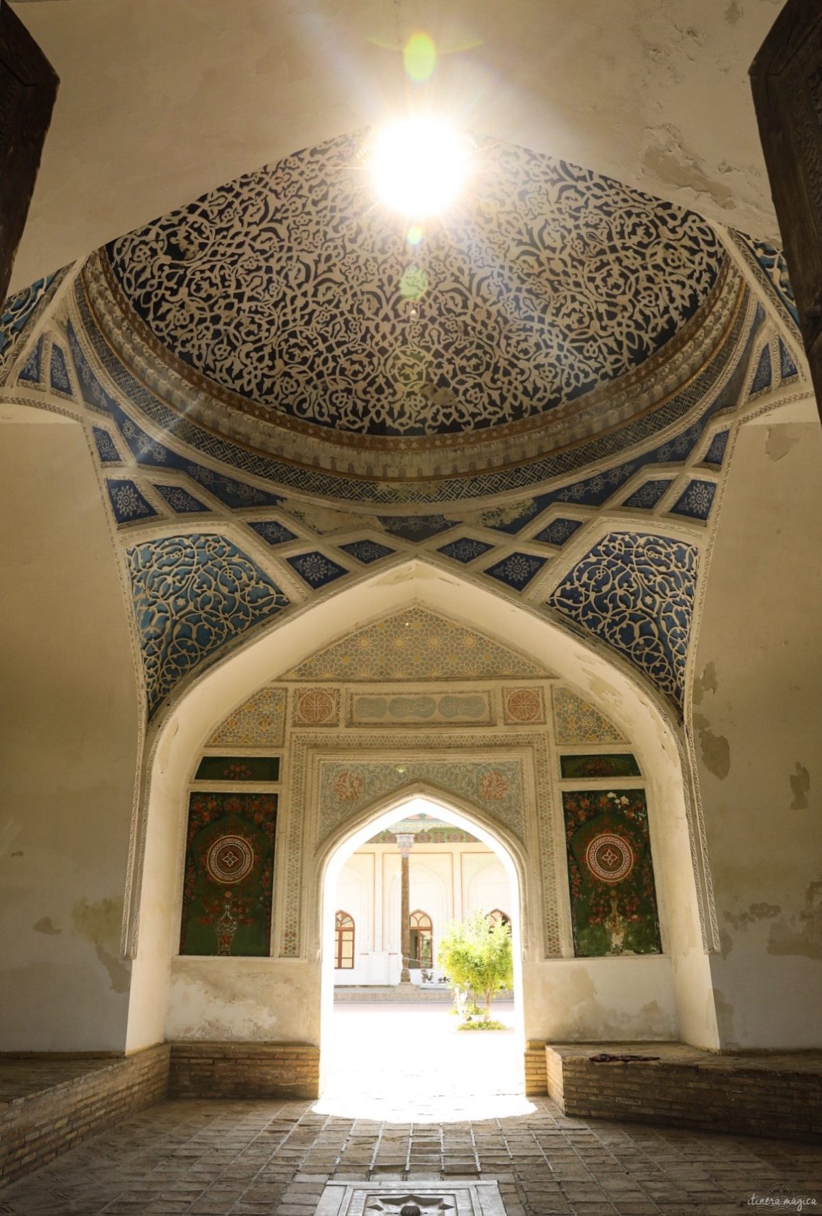 Partons pour un grand voyage en Ouzbékistan. De Samarcande à Boukhara en passant par la steppe, voici un itinéraire de rêve pour découvrir les incontournables d'Ouzbékistan.