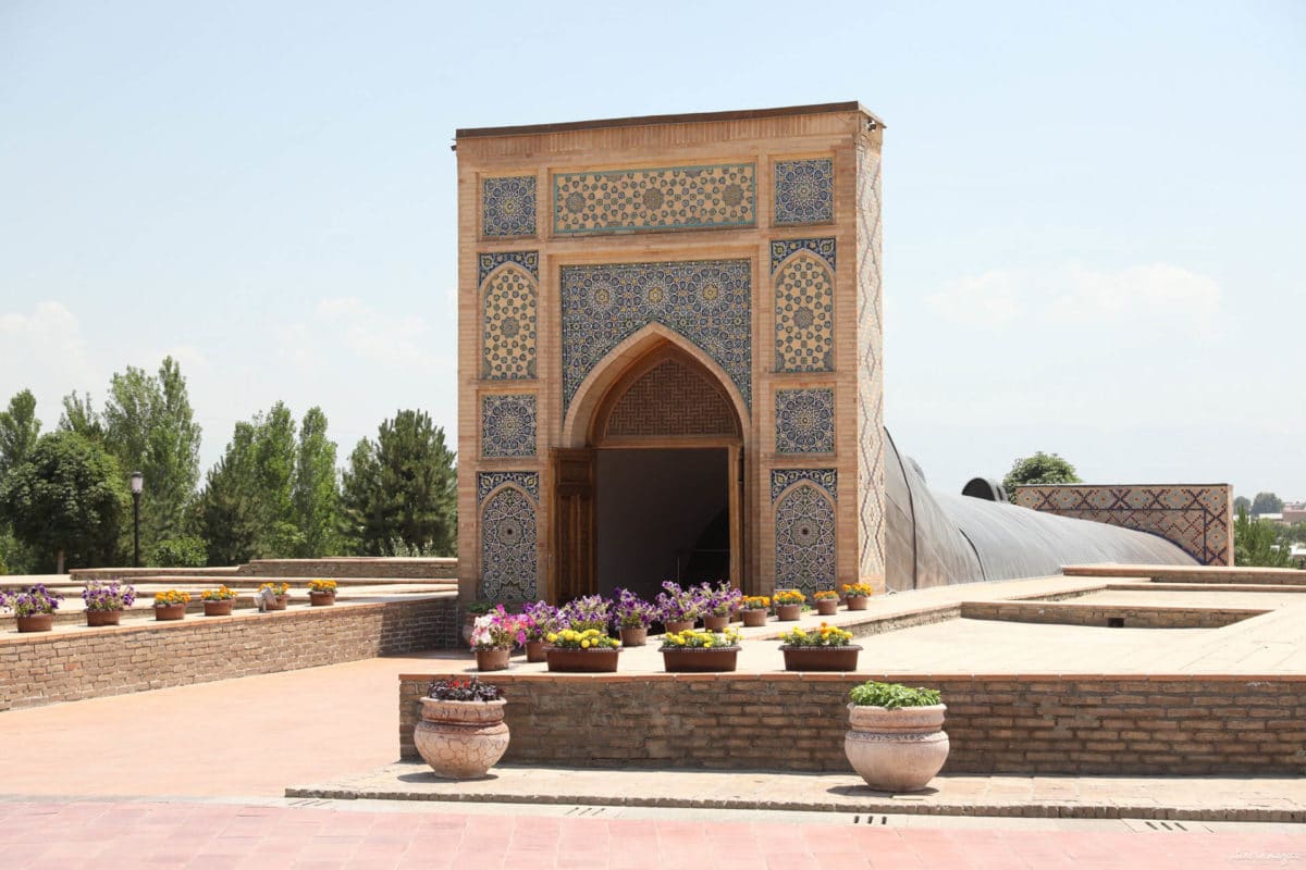 Partons pour un grand voyage en Ouzbékistan. De Samarcande à Boukhara en passant par la steppe, voici un itinéraire de rêve pour découvrir les incontournables d'Ouzbékistan.