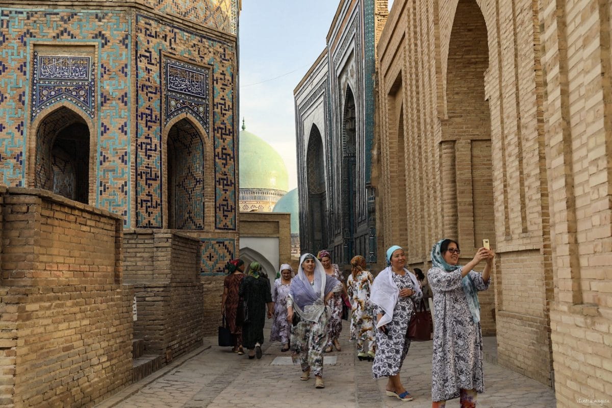 Partons pour un grand voyage en Ouzbékistan. De Samarcande à Boukhara en passant par la steppe, voici un itinéraire de rêve pour découvrir les incontournables d'Ouzbékistan.