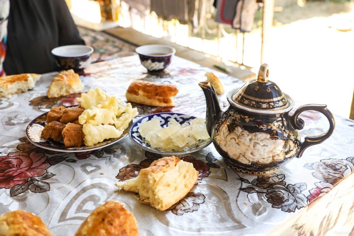 Partons pour un grand voyage en Ouzbékistan. De Samarcande à Boukhara en passant par la steppe, voici un itinéraire de rêve pour découvrir les incontournables d'Ouzbékistan.