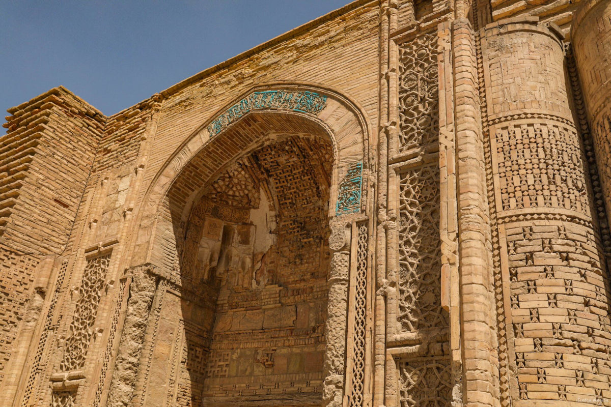 Partons pour un grand voyage en Ouzbékistan. De Samarcande à Boukhara en passant par la steppe, voici un itinéraire de rêve pour découvrir les incontournables d'Ouzbékistan.