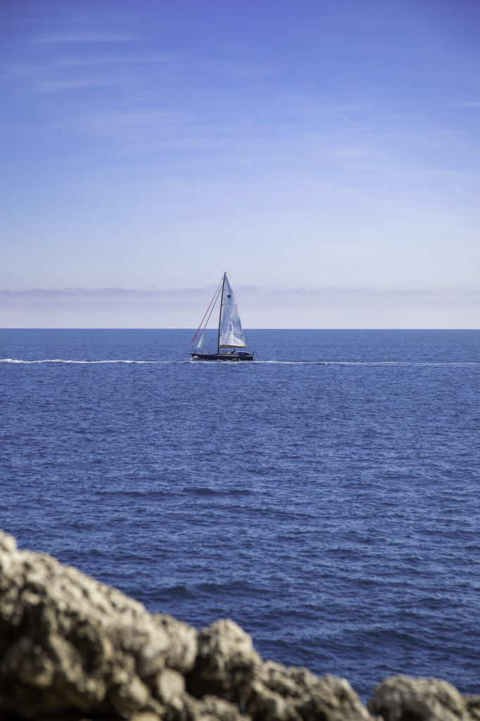 Tour du cap d'Antibes : randonnée sur le sentier du littoral avec une vue incroyable sur le Mercantour 